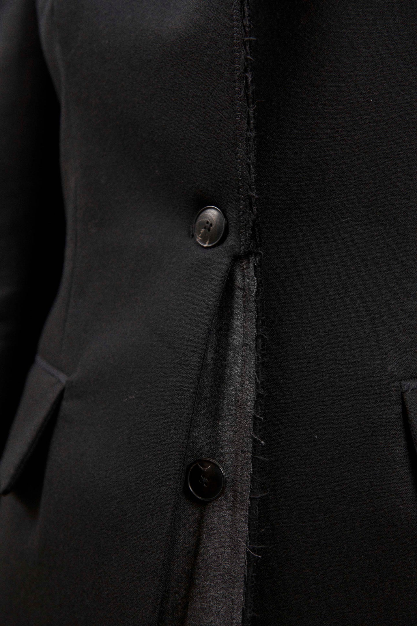 Single Breasted Raw Blazer