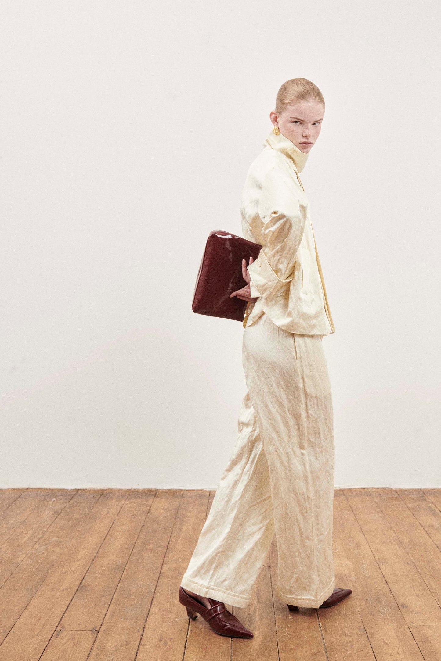 Cream Crinkle Trousers